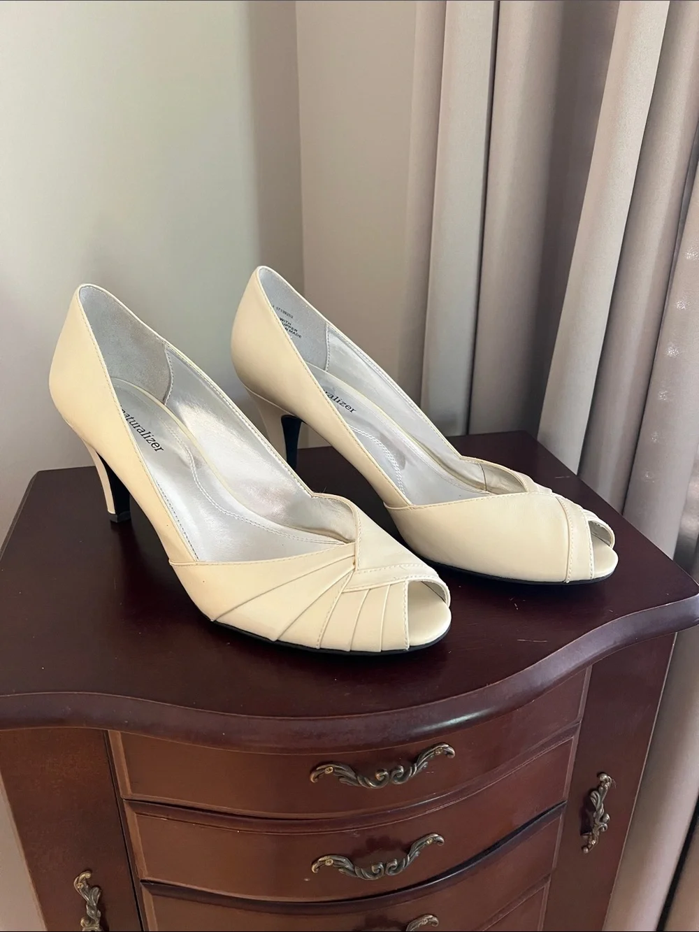 Naturalizer - Comfortable Cream Peep-Toe Heels - 9.5